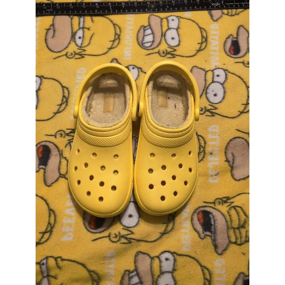CROCS Classic Fleece Lined Shoes Womens Size 7 Yellow Clog Slip On Fuzzy READ